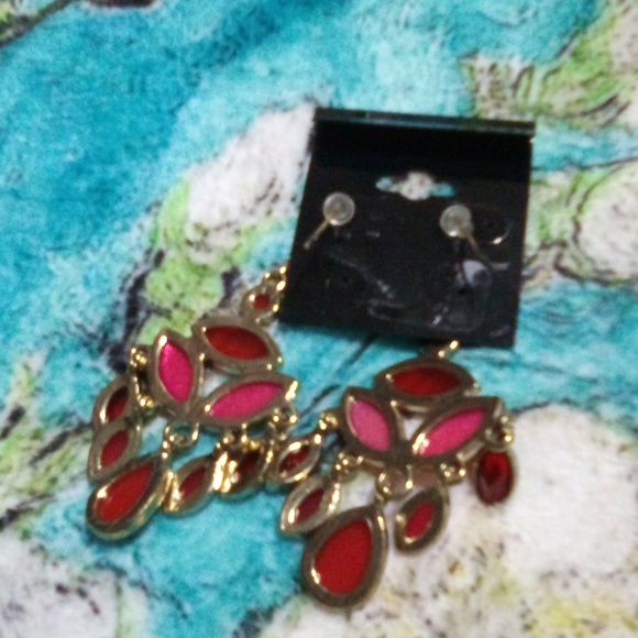 Red chandelier earrings - Picture 2 of 2